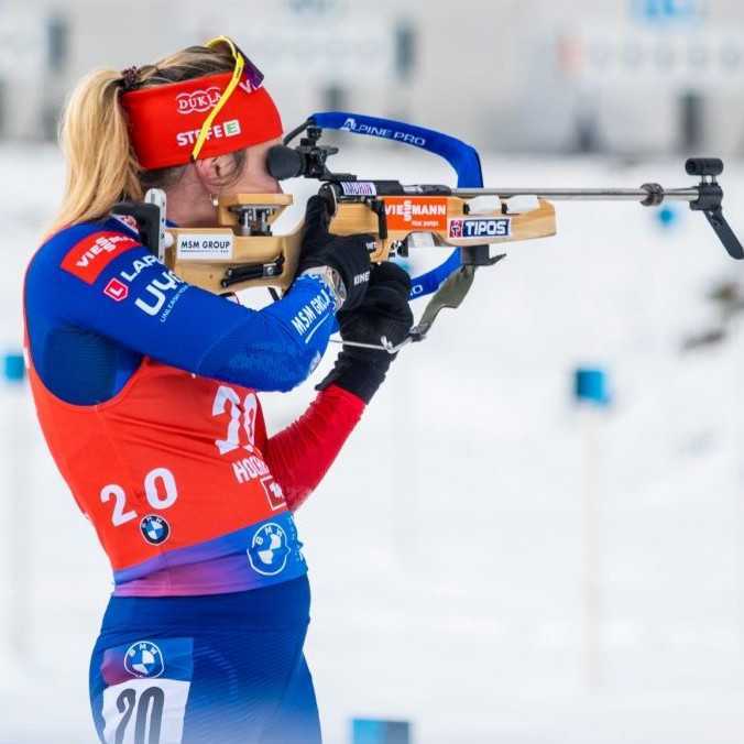 Bátovskú Fialkovú zradila streľba, jej výkon však stačil na body. Stíhačku vyhrala Francúzka Jeanmonnotová