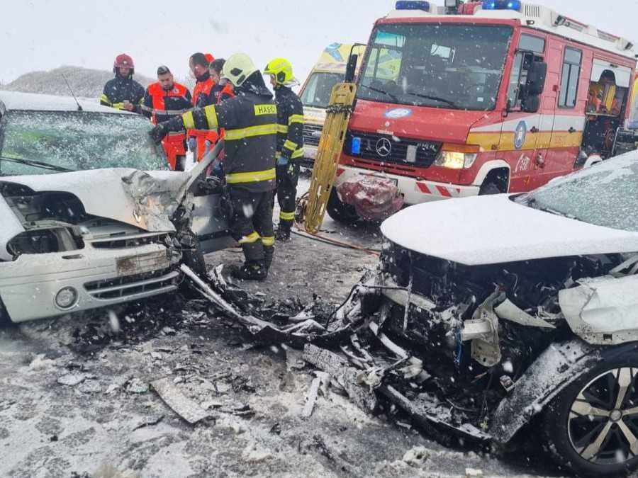 Výrazné dopravné obmedzenie: Jeden z výjazdov na diaľnicu D4 je pre nehodu uzavretý