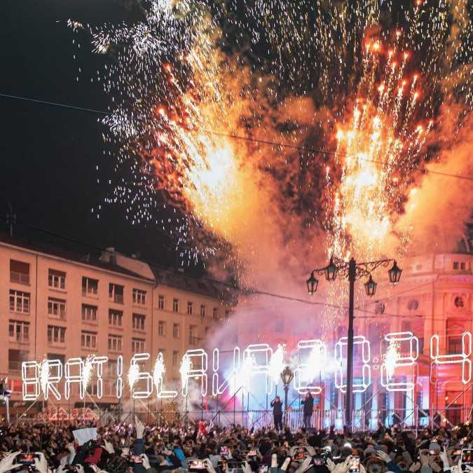 Silvester 2024 v krajských mestách: Ohňostroj uvidíte len v jednom z nich, niektoré chystajú v programe novinky