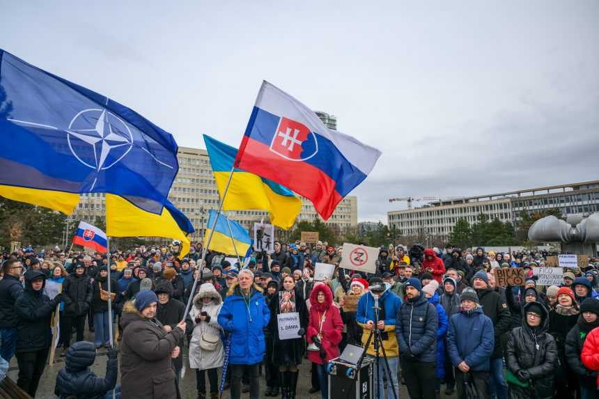 Protest v Bratislave proti nÃƒÂ¡vÃ…Â¡teve premiÃƒÂ©ra Roberta Fica v Moskve.