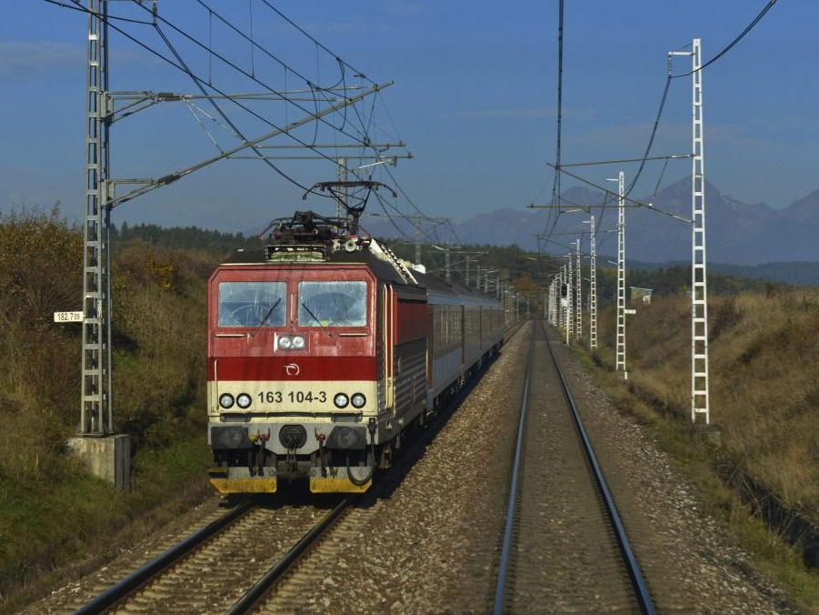 Rušňovodič viedol vlak na trase z Česka na Slovensko pod vplyvom drog