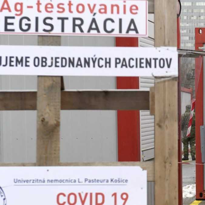 NKÚ odhalil nedostatky pri fungovaní mobilných odberových miest počas pandémie