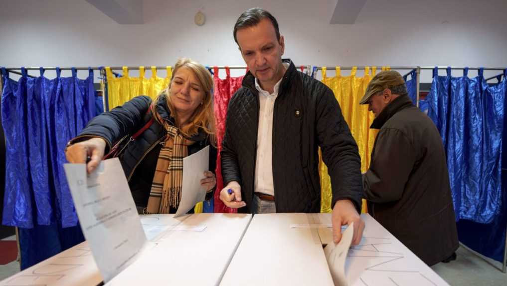 Rumuni rozhodujú o novej vláde. Prieskumy predpovedajú výrazný úspech krajnej pravice