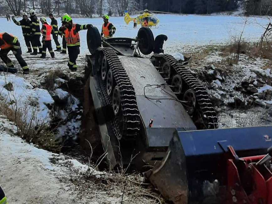 Tragédia na juhu Česka: Pri ukážkach historickej bojovej techniky prišli o život dvaja ľudia