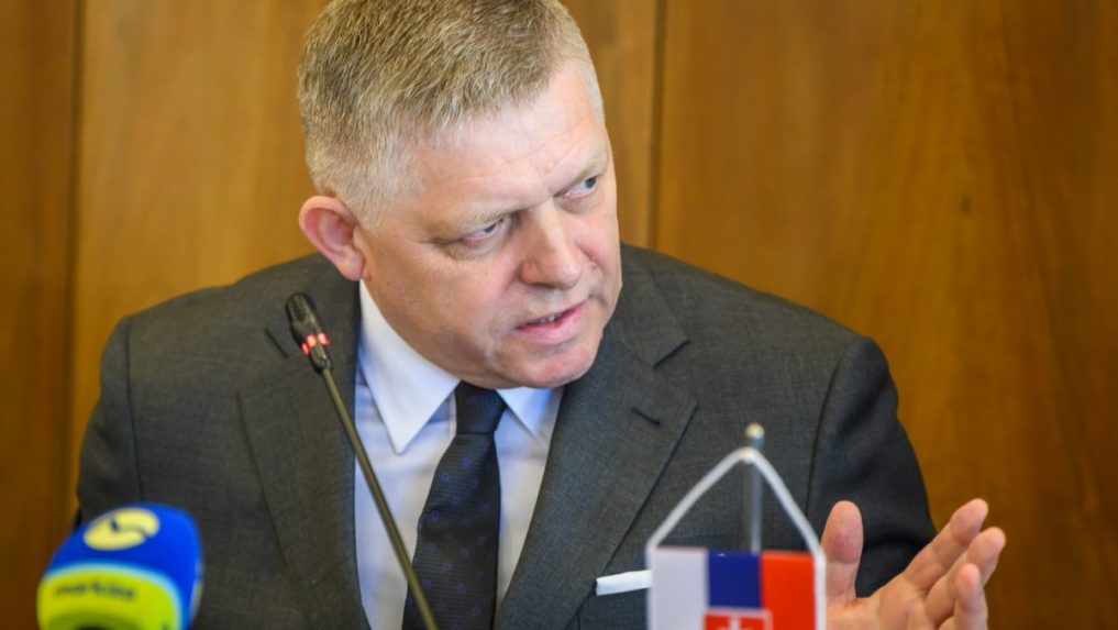 R. Fico: Pôjdeme do predčasných volieb, ak si SNS a Hlas-SD nevyriešia spory v stranách