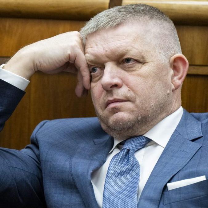 Robert Fico: Pellegrini spravil chybu, ak rešpektuje akt študenta, ktorý mu nepodal ruku