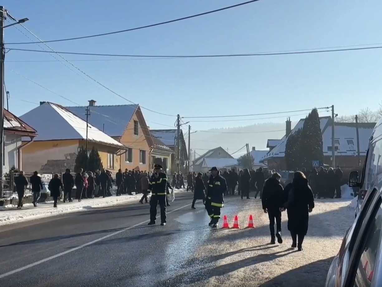 Spišské Hanušovce sa rozlúčili s 18-ročnou študentkou, jednou z obetí útoku na gymnáziu na Spiši