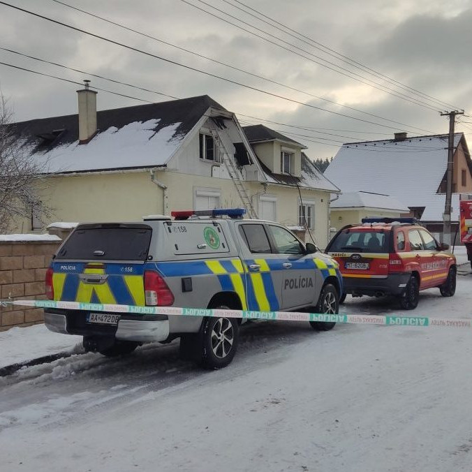 Horel dom poslanca Ľuptáka: Polícia priblížila príčinu požiaru, cudzie zavinenie predbežne vylúčili