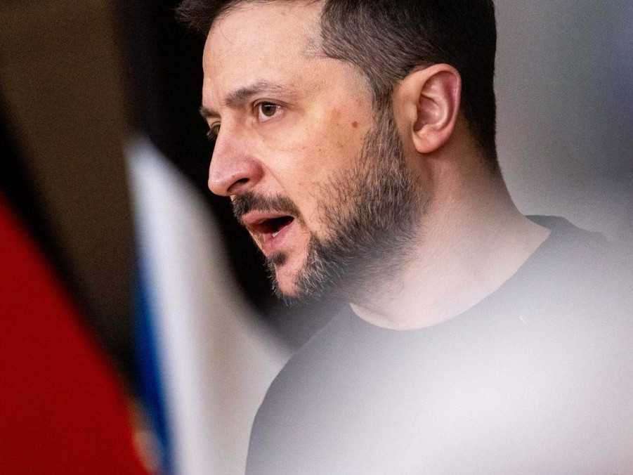 Zelenskyj: Pri bojoch v Kurskej oblasti zomrelo už zhruba 15-tisíc ruských vojakov