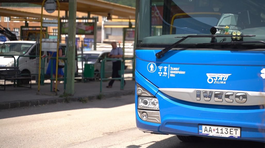 Horúčavy trápia aj cestujúcich v autobusoch: Ak je príliš teplo, máte právo obrátiť sa na vodiča